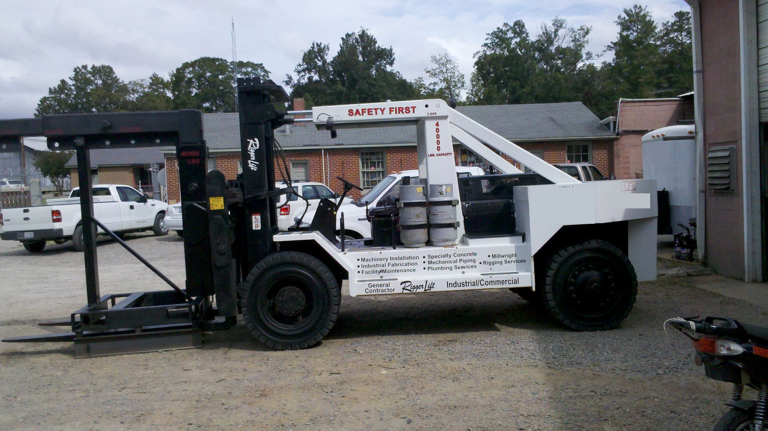 40 000lbs Riggers Lift Forklift For Sale Call 616 200 4308affordable Machinery