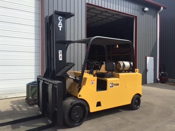 30,000lb. Capacity Caterpillar CAT Forklift For Sale | Call 616-200 ...