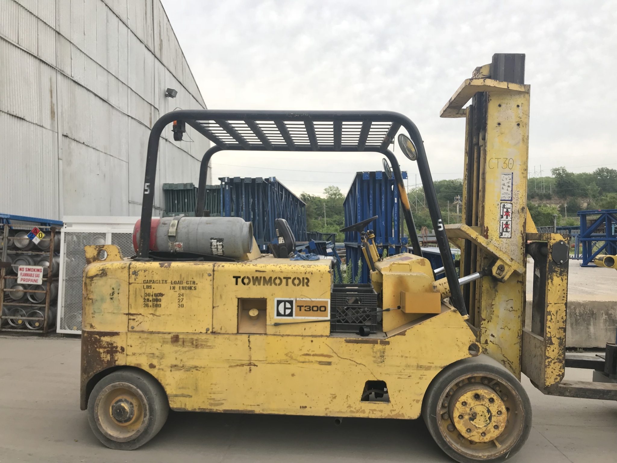30 000 Lb Capacity Cat T300 Forklift For Sale 15 Ton Call 616 200 4308affordable Machinery