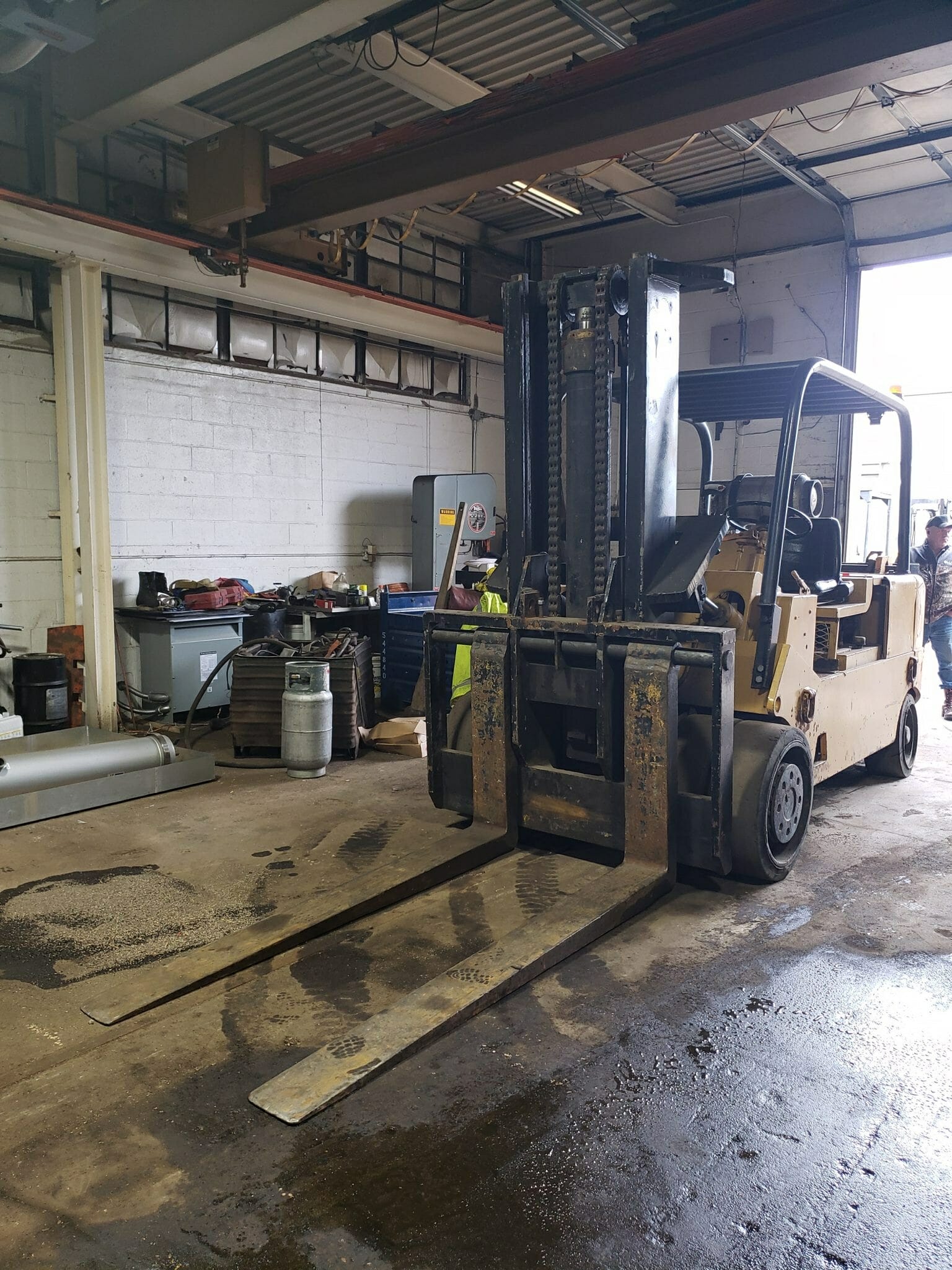 30000lb CAT T300 Forklift For Sale