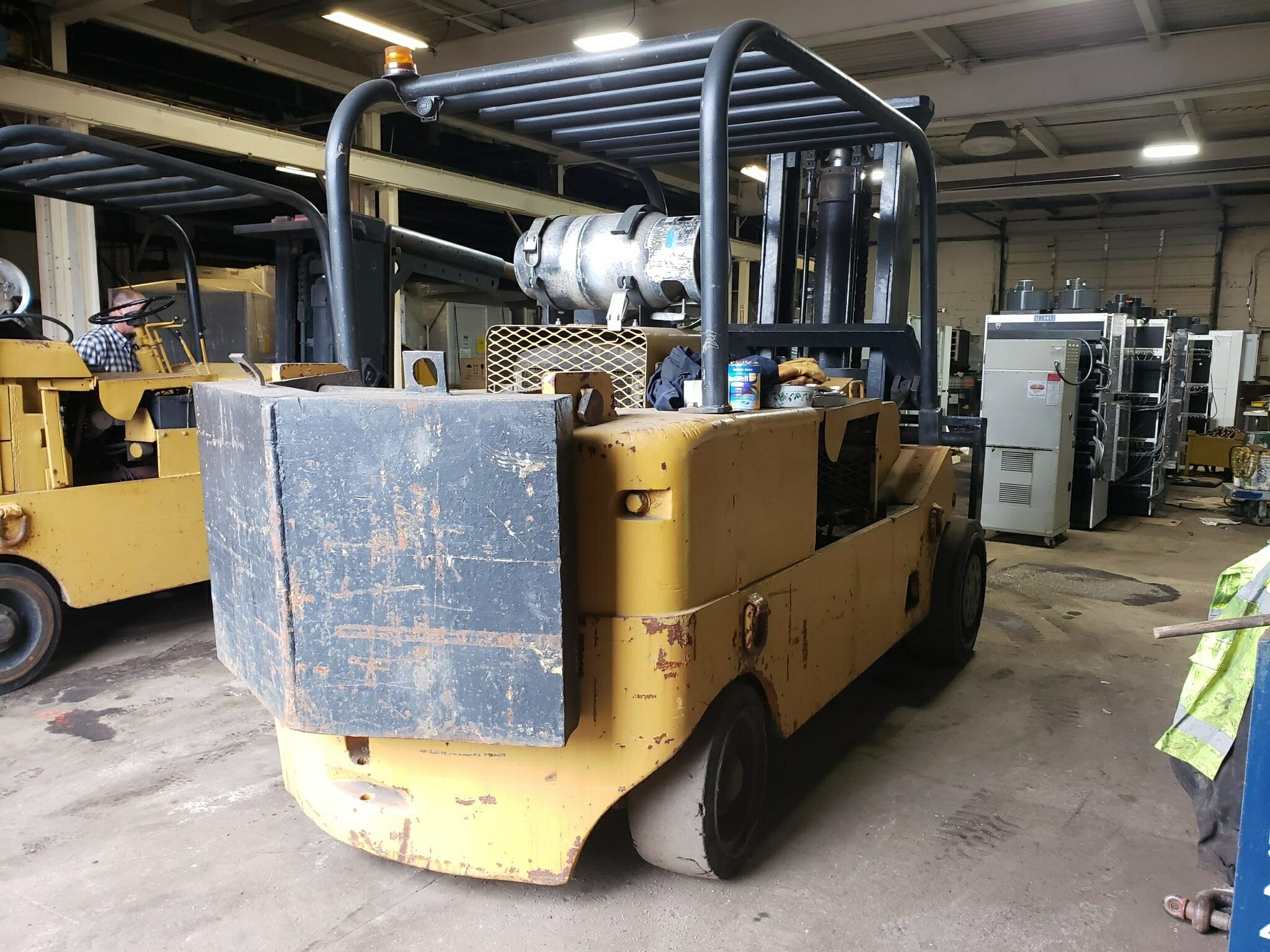 30000lb CAT T300 Forklift For Sale