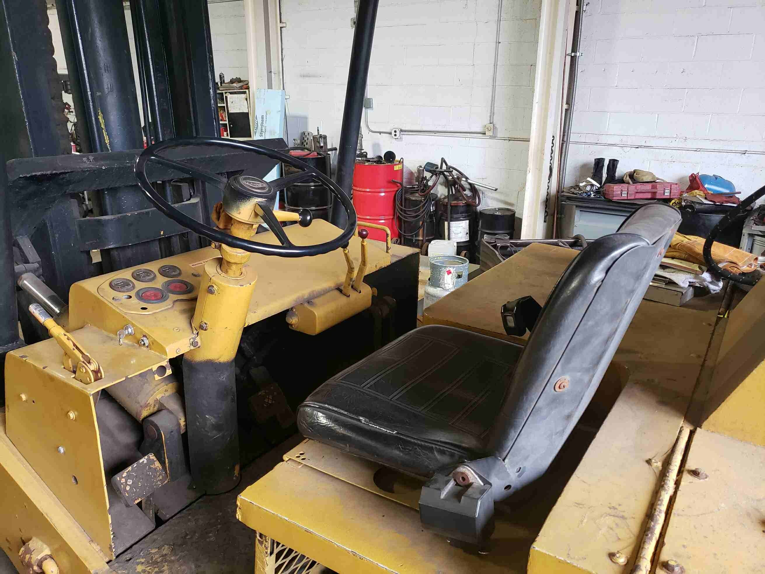 30000lb CAT T300 Forklift For Sale