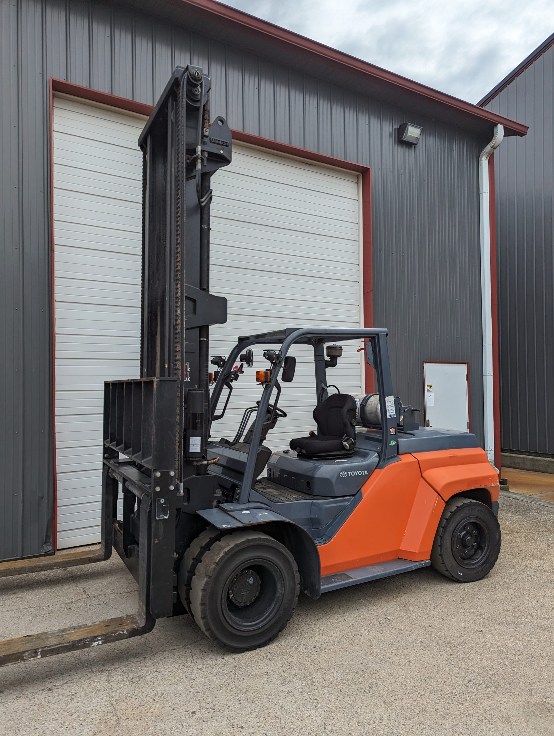 17,500 lb Toyota Air Tire Forklift For Sale Call 6162004308